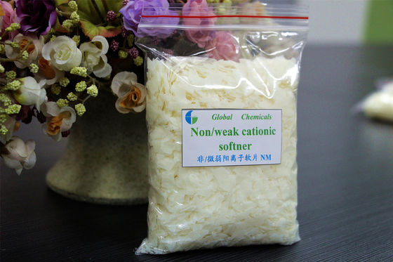Nononionic / weak catonic fabric softener flakes NM Màu vàng thấp
